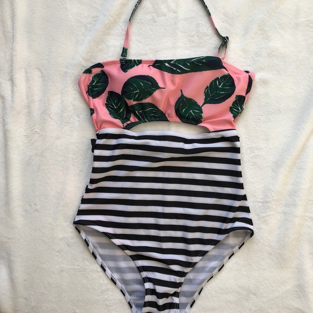 Cupshe One Piece Swimsuit Palm Leaf/Stripes Size L
